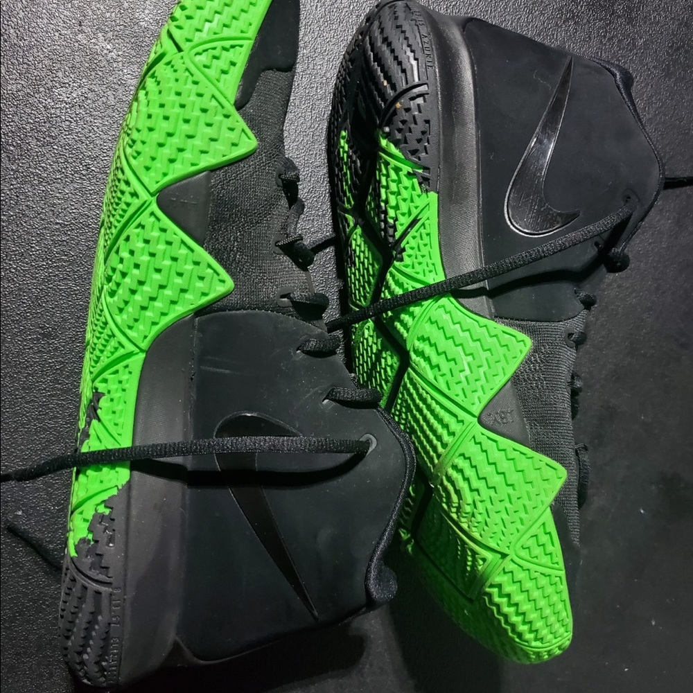 Kyrie Irving worn once